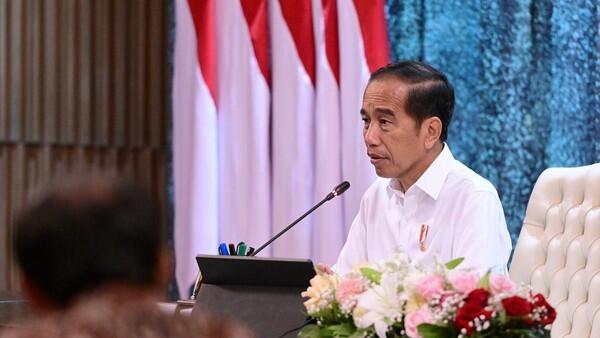 jokowi-saat-memberikan-arahan-ke-kepala-daerah-di-ikn-4_169
