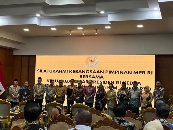silaturahmi-kebangsaan-mpr-ri-di-ruang-delegasi-gedung-nusantara-v-mprdprdpd-ri-senayan-jakarta-sabtu-2892024_43