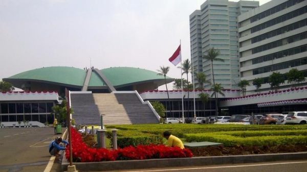 gedung-dpr-ri-di-senayan-jakarta