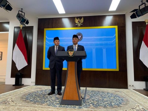 pemerintah_mengumumkan_reshuffle_kabinet-Acxm_large